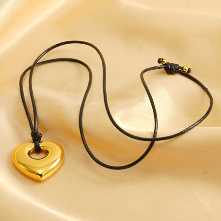 collier avec pendentif en forme de cœur classique en acier inoxydable plaqué or  pour femme, série simple, 1 pièce