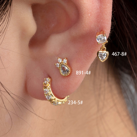 Boucles d'oreilles piercing femme Simple Series Classic Heart en cuivre sans placage, ornées de zircon.