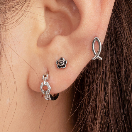 Boucles d'oreilles piercing femme Simple Series Classic Flower en cuivre sans placage, ornées de zircon.