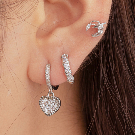 Boucles d'oreilles piercing femme Simple Series Classic Heart en cuivre sans placage, ornées de zircon.