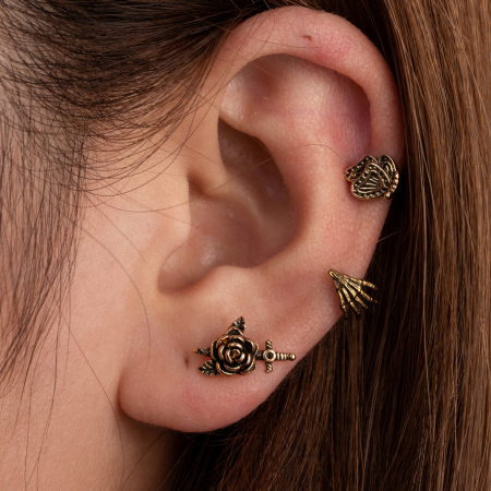 Boucles d'oreilles piercing pour femme, modèle Simple Series Classic Flower, en acier titane sans placage.