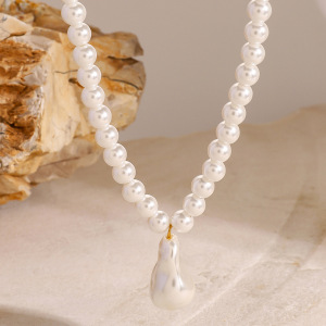 Collier Avec Pendentif En Perles Artificielles Pour Femme, Série Simple Rétro, En Acier Inoxydable Plaqué Or  h5 Image3