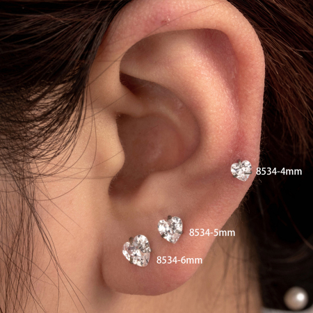 Boucles d'oreilles piercing pour femme, 1 pièce, série Simple Heart, en acier titane sans placage, avec zircon.