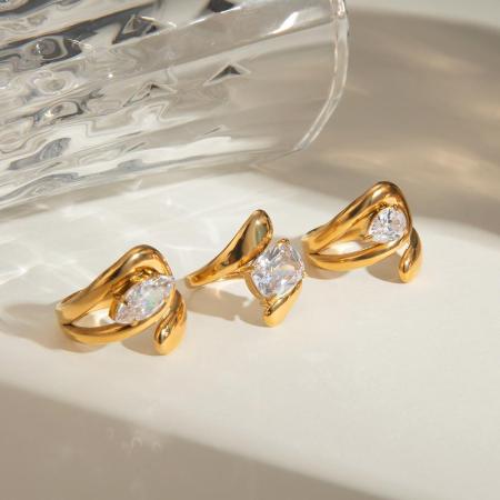 Bague simple pour femme, collection de luxe, en acier inoxydable doré, imperméable, ornée de strass, de forme irrégulière.