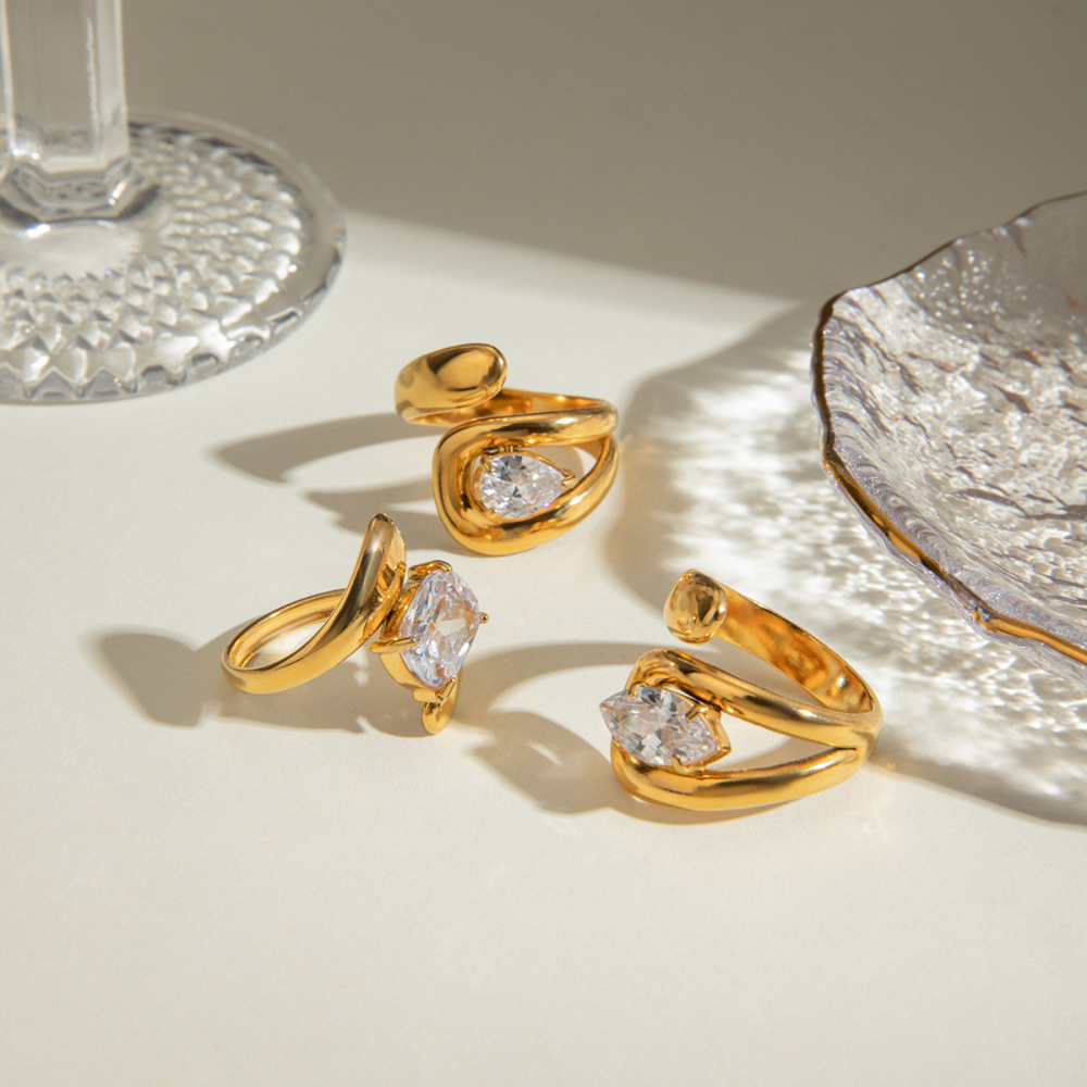 Bague Simple Pour Femme, Collection De Luxe, En Acier Inoxydable Doré, Imperméable, Ornée De Strass, De Forme Irrégulière. Image4