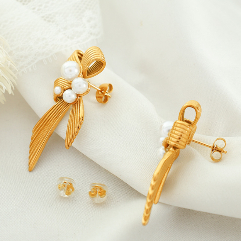 1 Paire De Boucles D'Oreilles Puces Rétro Classiques En Acier Inoxydable Plaqué Or Avec Nœud Papillon Et Perles Artificielles Pour Femme Image5