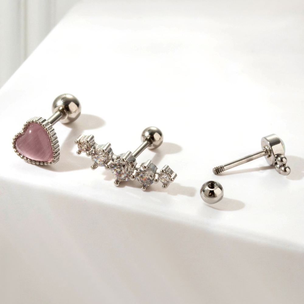 Boucles D'Oreilles Piercing Femme Simple Series Classic Heart En Acier Titane Sans Placage, Ornées De Zircon. Image8