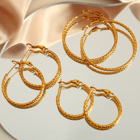 1 paire de boucles d'oreilles créoles classiques en acier inoxydable plaqué or pour femme, série simple