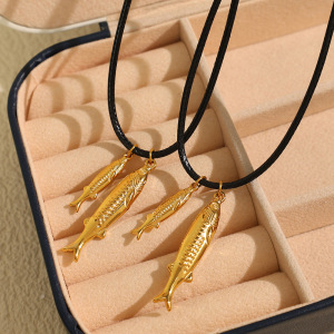 Collier Avec Pendentif En Acier Titane Plaqué Or  Pour Femme, Série Romantique, Motif Animal Naturel h5 Image3