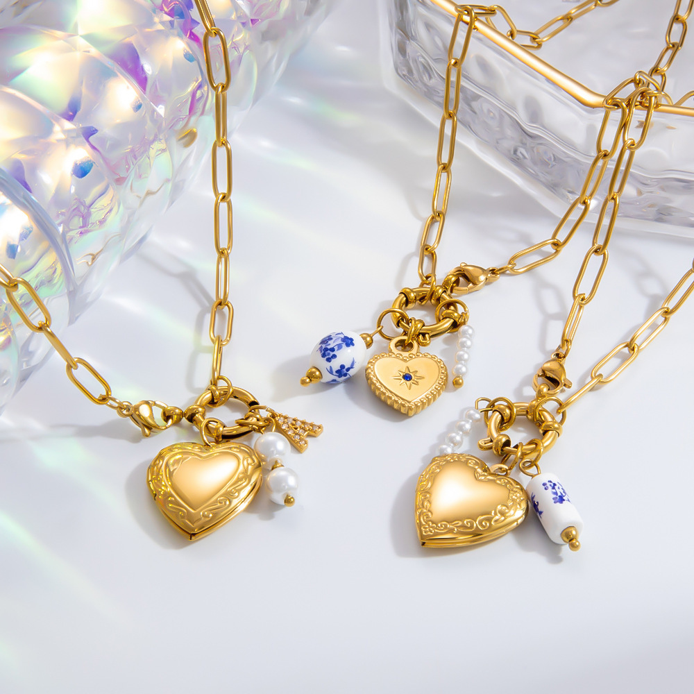 Collier Pendentif Pour Femme, Collection Classique, En Porcelaine, Avec Pendentif Cœur Et Lettres Aléatoires, En Acier Inoxydable, Couleur Or, Étanche, Orné D'Une Perle Artificielle. Image6