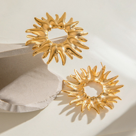 1 paire de boucles d'oreilles à tige rétro en acier inoxydable plaqué or pour femme, série luxueuse