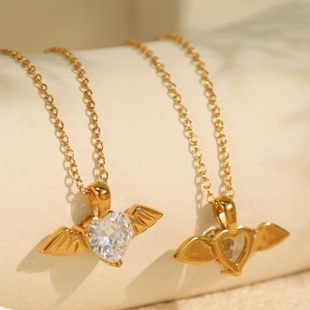 collier avec pendentif en forme de cœur élégant en acier titane plaqué or  et strass pour femme, série luxueuse