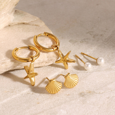 1 paire de boucles d'oreilles pour femme, série romantique, classique, en acier inoxydable plaqué or , avec perles artificielles