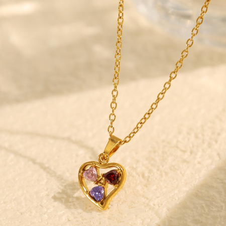 collier avec pendentif en forme de cœur élégant en acier titane plaqué or  et strass pour femme, série luxueuse