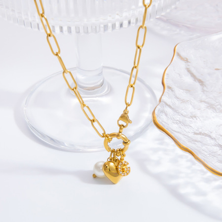 collier avec pendentif en forme de cœur, série classique, en acier inoxydable plaqué or , avec perles artificielles, pour femme