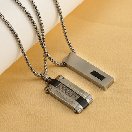 1 paire de pendentifs carrés en acier inoxydable de haute qualité, style hip-hop transfrontalier, design de niche, tendance, rectangulaire, zircon, collier unisexe pour hommes et femmes
