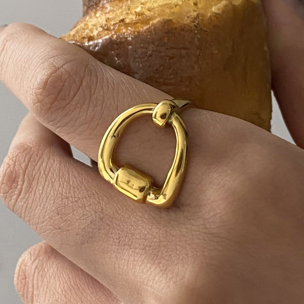 Bague Ajustable Pour Femme, Collection Minimaliste Chic, Forme Irrégulière, Acier Inoxydable, Couleur Or, Étanche. Image9