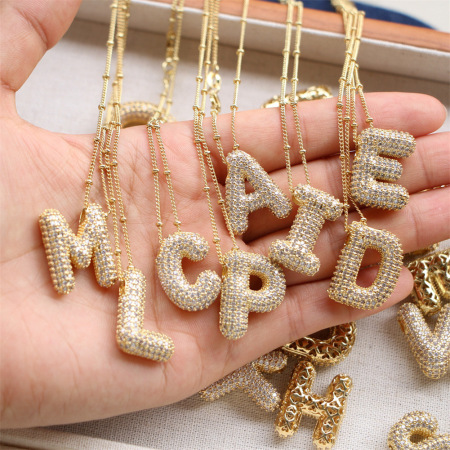 Collier pendentif unisexe en cuivre plaqué or et zircon, série Simple, lettre simple, 1 pièce