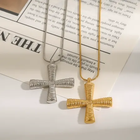 Collier pendentif croix moderne Daily Streamline en acier inoxydable étanche couleur or pour femme (1 pièce)