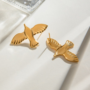 Boucles D'Oreilles Puces Pour Femme, Collection Romantique, En Forme D'Oiseau, En Acier Inoxydable, Couleur Or, Étanches, Parfaites Au Quotidien (1 Paire). h5 Image7
