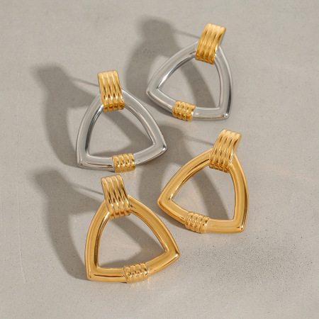 Boucles d'oreilles puces minimalistes classiques triangulaires en acier inoxydable étanche couleur or (1 paire)
