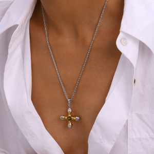 Collier Pendentif Femme Moderne En Acier Inoxydable, Couleur Or Et Argent, Avec Croix Naturelle Légère (1 Pièce) h5 Image7