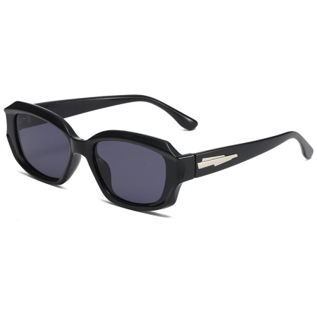1 Paire De Lunettes De Soleil Simples En Plastique De Couleur Unie Pour Femmes