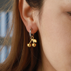 1 Paire De Boucles D'Oreilles Pendantes Élégantes En Forme De Cerise, En Acier Inoxydable Imperméable, Couleur Or Et Argent, Collection Romantique. h5 Image8