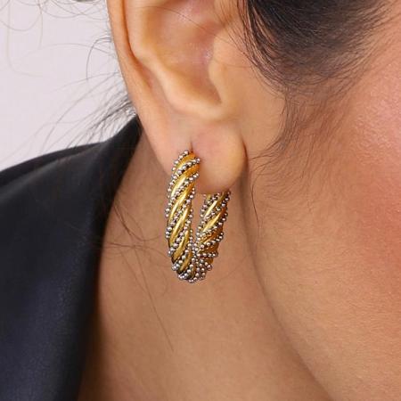1 paire de boucles d'oreilles créoles rondes en acier inoxydable doré, style romantique, naturelles et torsadées, étanches.