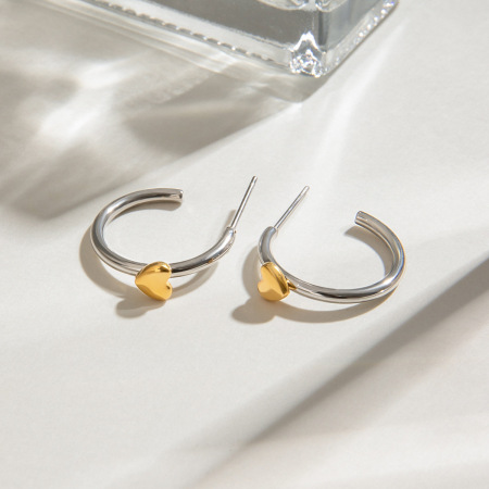 Boucles d'oreilles puces minimalistes classiques en forme de cœur, en acier inoxydable doré, étanches, pour femme (1 paire).