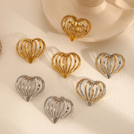 Boucles d'oreilles puces pour femme Designable Series Retro Heart Patchwork en acier inoxydable étanche couleur or (1 paire)