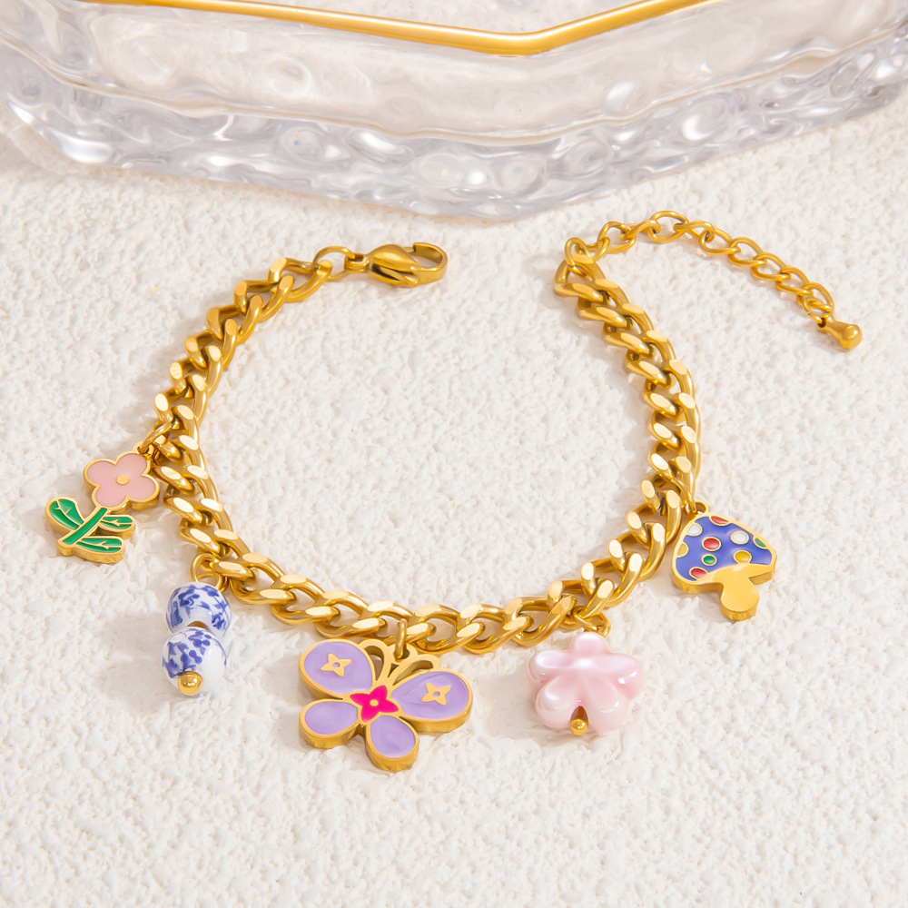 Bracelet À Breloques Pour Femme, Collection Romantique, Motif Floral Éclatant, Finition Huilée, Acier Inoxydable Chromé, Étanche, Couleur Or (1 Pièce). Image9