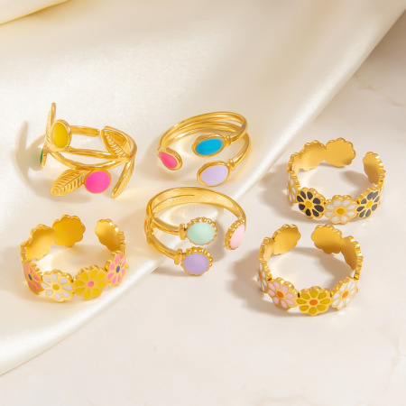 Bague ajustable pour femme, collection Charming Series, forme marguerite chromatique, acier inoxydable plaqué or, étanche, finition huilée. 2