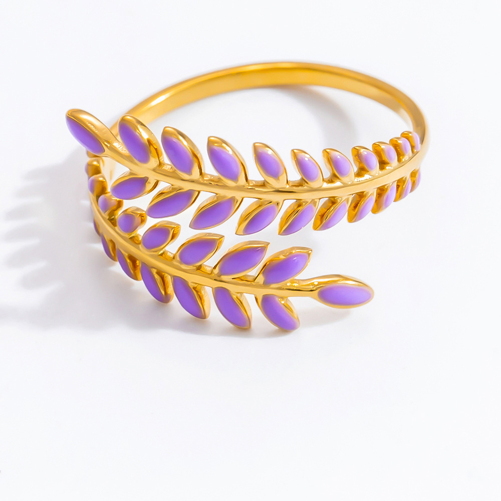 Bague Ajustable Pour Femme, En Acier Inoxydable Doré, Finition Huilée, Motif Branche D'Olivier, Collection Chromatic Series Vivid Olive Branch. Image10
