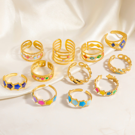 Bague ajustable pour femme, collection Charming Series, en acier inoxydable doré, finition huilée, forme étoile chromatique. 2