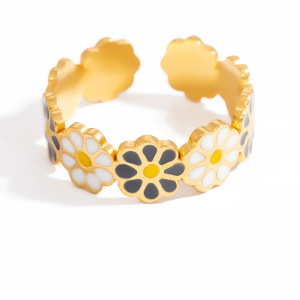 Bague Ajustable Pour Femme, Collection Charming Series, Forme Marguerite Chromatique, Acier Inoxydable Plaqué Or, Étanche, Finition Huilée. h5 Image12