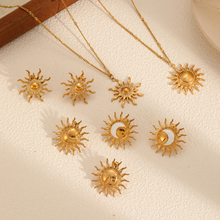 Ensemble de 1 paire de boucles d'oreilles pour femme, collection Charming Series, délicates boucles d'oreilles en forme de soleil, en acier inoxydable étanche, couleur or.
