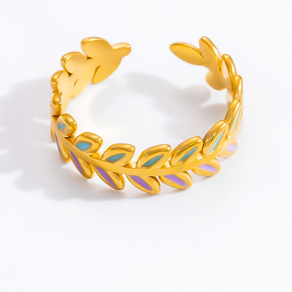 Bague Ajustable Pour Femme, En Acier Inoxydable Doré, Finition Huilée, Motif Branche D'Olivier, Collection Chromatic Series Vivid Olive Branch. Image12