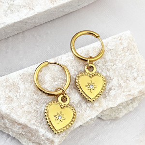 Boucles D'Oreilles Pendantes Pour Femme, Style Rétro Charmant, En Forme De Cœur, En Acier Inoxydable Étanche, Couleur Or (1 Paire). h5 Image4