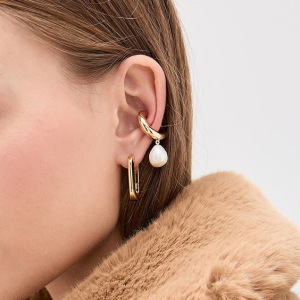 1 Paire De Manchettes D'Oreilles Élégantes Et Irrégulières Rondes En Acier Inoxydable Étanche Couleur Or De La Série Classique Pour Femmes h5 Image8
