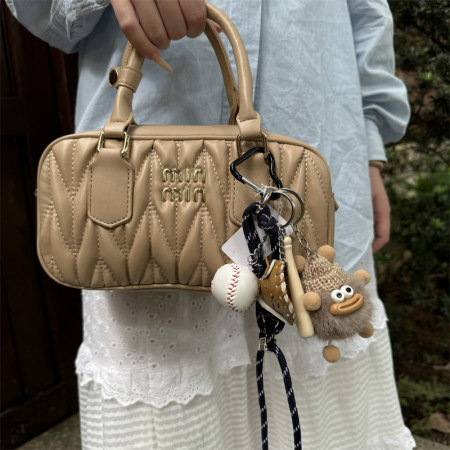 1 breloque de sac à main pour femme, en alliage, avec chaîne mignonne et simple (1 pièce) 2