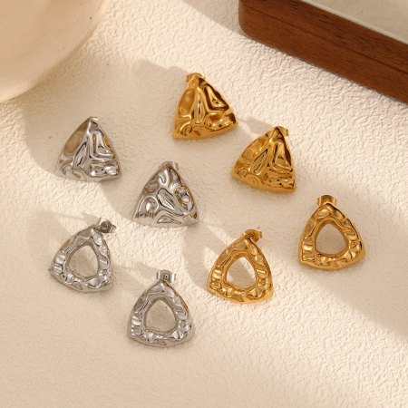 Boucles d'oreilles puces pour femme, collection Designable Series, style rétro triangulaire martelé, en acier inoxydable étanche, couleur or (1 paire). 2