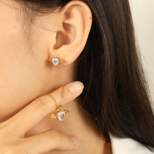 Collier Avec Pendentif En Forme De Cœur Élégant En Acier Titane Plaqué Or Et Strass Pour Femme, Série Luxueuse h5 Image7