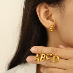 1 Paire De Boucles D'Oreilles Puces Pour Femme, Style Moderne Et Décontracté, En Acier Inoxydable Étanche Couleur Or. h5 Image3
