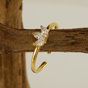 1 Paire De Bagues En Acier Inoxydable Transfrontalier Incrustées De Zircons En Forme De Feuille D'Érable Pour Femmes, Bague De Luxe Légère En Acier Titane À La Mode Et Polyvalente Pour Femmes, Bague Réglable h5 Image4