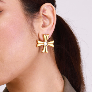 1 Paire De Boucles D'Oreilles Puces Pour Femme, En Acier Inoxydable Doré, Forme Croix, Collection Classique. h5 Image5
