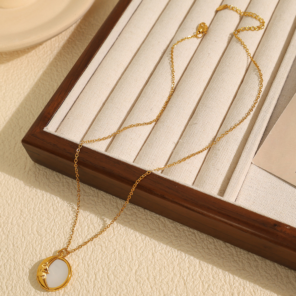 Collier Avec Pendentif Classique Soleil/Lune En Acier Titane Couleur Or Pour Femme, Série Romantique, 1 Pièce Image4