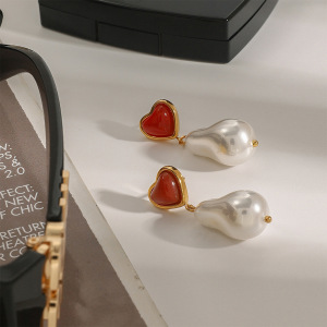 Boucles D'Oreilles Pendantes Asymétriques Élégantes En Acier Inoxydable Doré, Style Romantique, En Forme De Cœur, Étanches. Collection « Sweet Heart ». h5 Image3