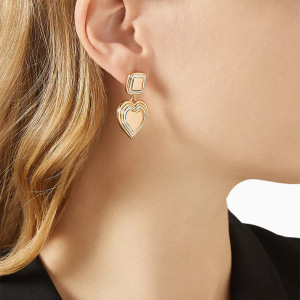 Boucles D'Oreilles Pendantes Pour Femme, En Acier Inoxydable Étanche, Forme Cœur, Coloris Or Et Argent, Collection Classique (1 Paire). h5 Image5