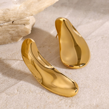 1 paire de boucles d'oreilles à tige simples en acier inoxydable plaqué or pour femme
